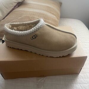 UGG Tasman Slippers Mustard Seed Sz 10